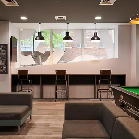 Binary Hub At * Dublín